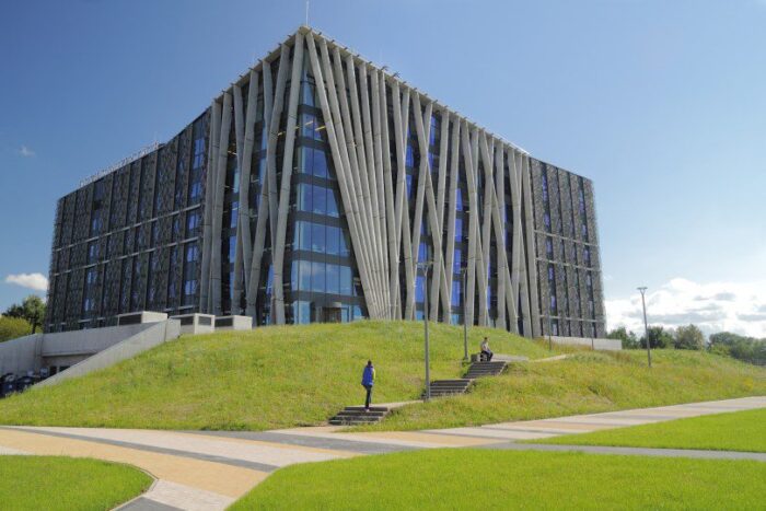 How to Identify and Resolve Research Problems