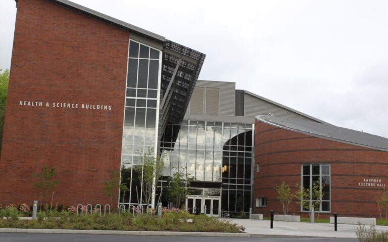 10 Best Community Colleges in Washington 2024